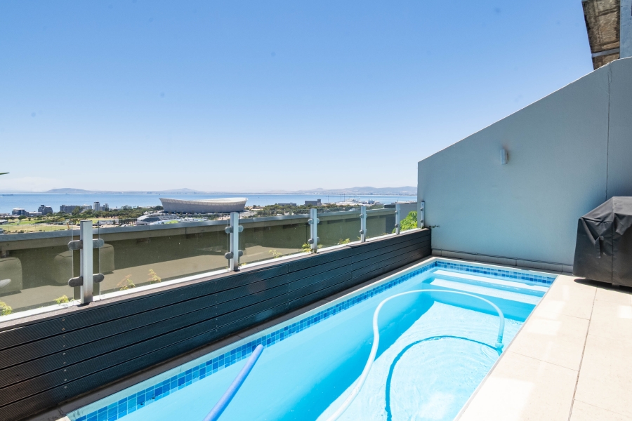 To Let 3 Bedroom Property for Rent in Green Point Western Cape